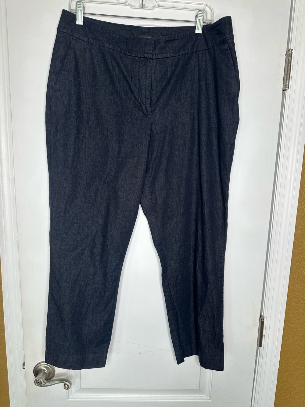 Ann Taylor Navy Curvy Dark Wash Ankle Length Trousers. Size 12.